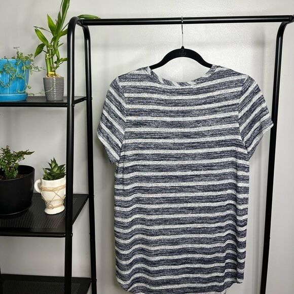 Market & Spruce Juuna Hi Lo Knit Top in Navy - Picture 2 of 5